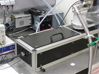 图像的测量设置显示光谱仪和ICCD相机在背景