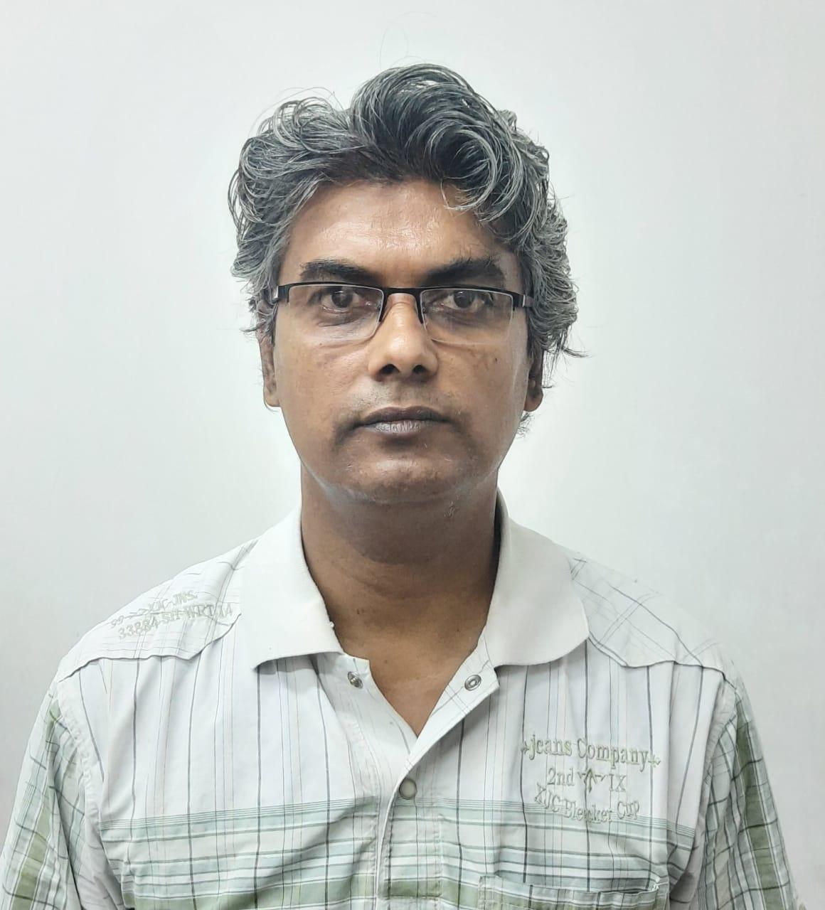 博士Biswajit Karmakar,萨哈核物理研究所